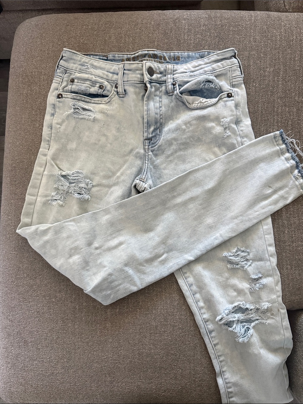 American Eagle Outfitters Light Blue Distressed Skinny Jeans